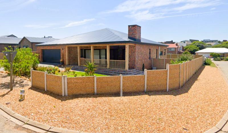 3 Bedroom Property for Sale in Stilbaai Wes Western Cape